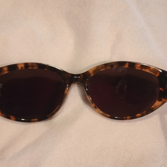 Brighton Sunglasses With Case - Picture 9 of 10